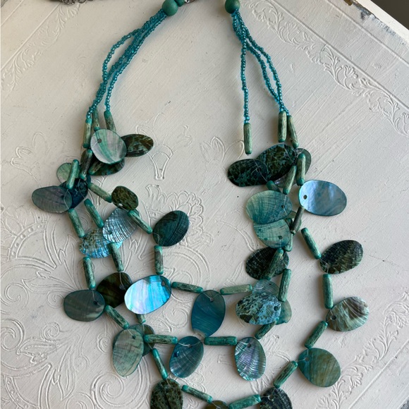 Turquoise Shell Beaded Necklace - Picture 2 of 4